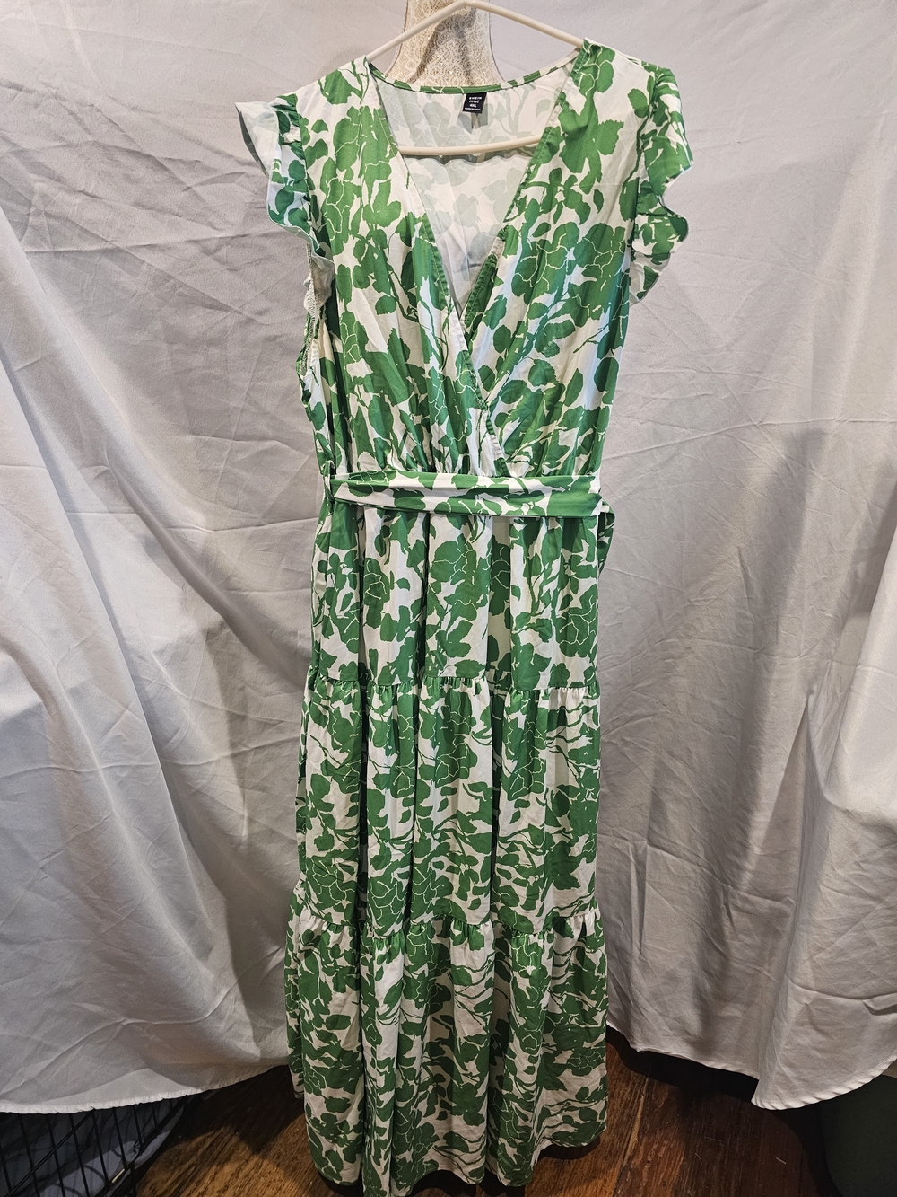 SHEIN  Plus Size Green and White Floral Maxi Dress With Surplus Crossover Front